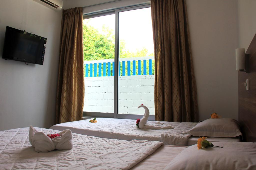 Rip Tide Vacation Inn, K.Guraidhoo Ngoại thất bức ảnh